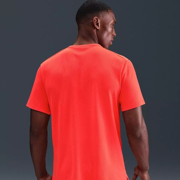 Nike Miler Men's Medium Dri-FIT UV Short-Sleeve Running Top (Bright Crimson) - Picture 5 of 6